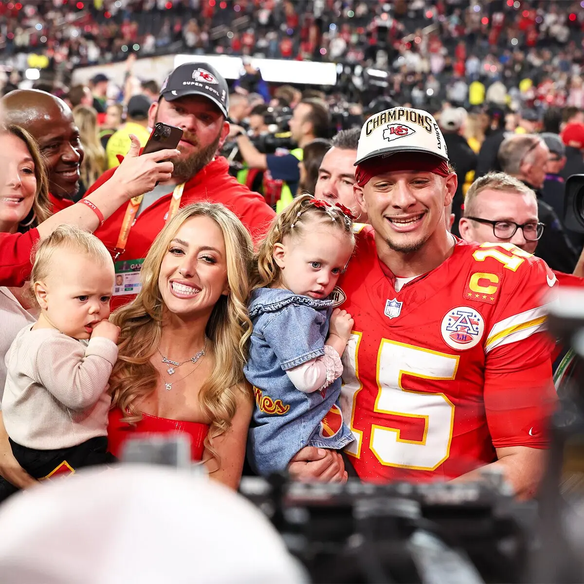 Patrick Mahomes e a família depois da vitória no Super Bowl