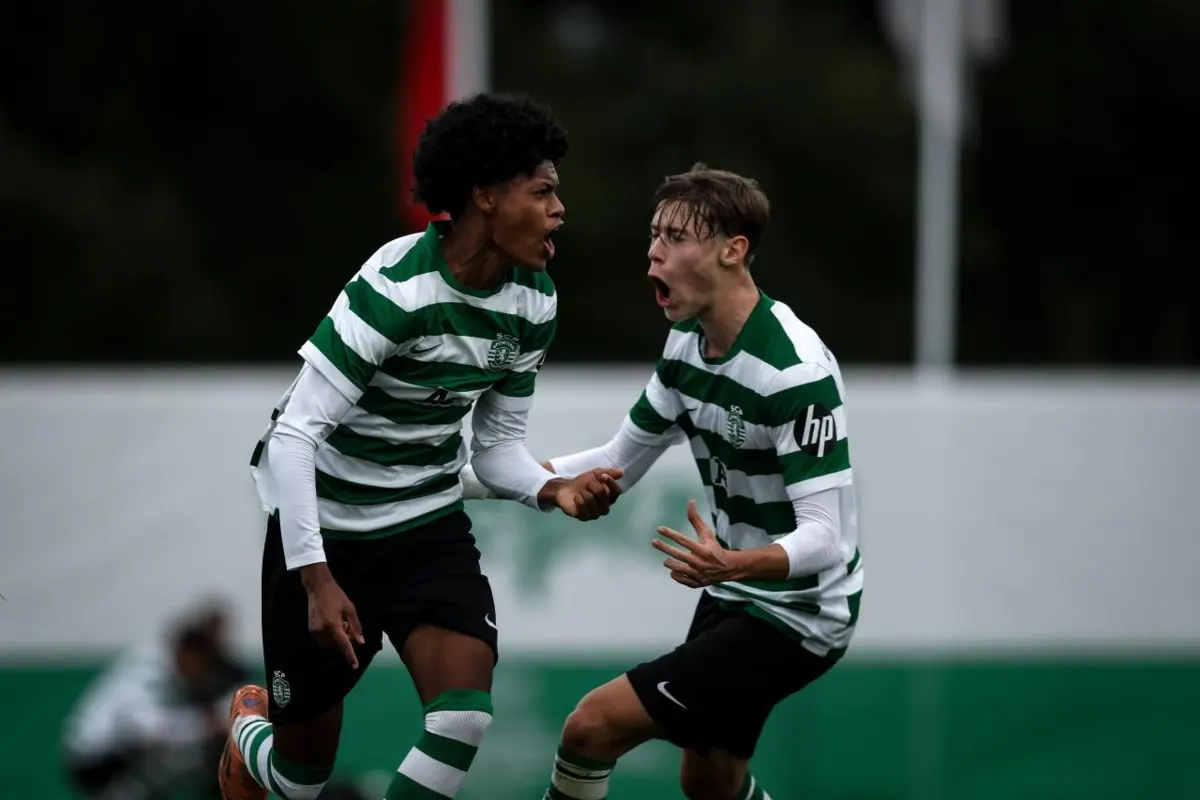 Imagem de contexto do artigo Juvenis: Sporting e Benfica protagonizaram um dérbi de loucos