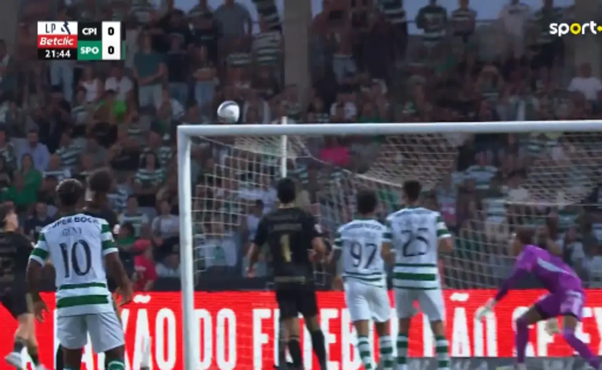 Imagem de contexto do artigo Casa Pia-Sporting: Maxi Araújo cabeceia à trave desta forma. Ora veja