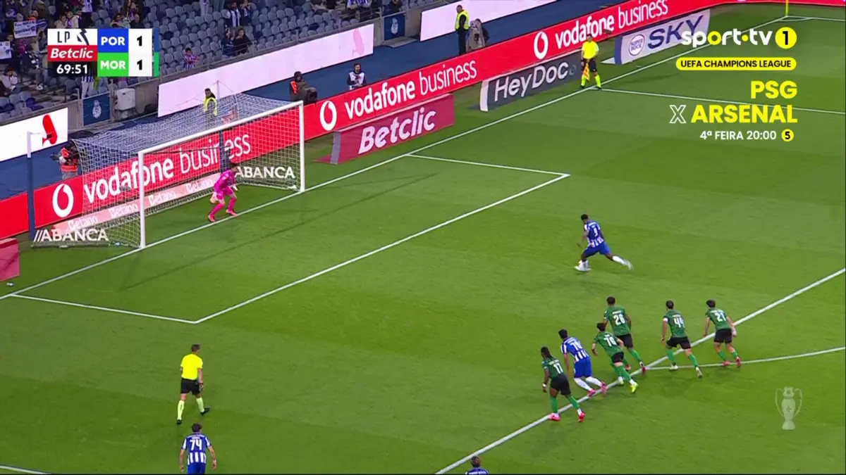 Imagem de contexto do artigo FC Porto-Moreirense: penálti por mão de Maracás e golo de Samu