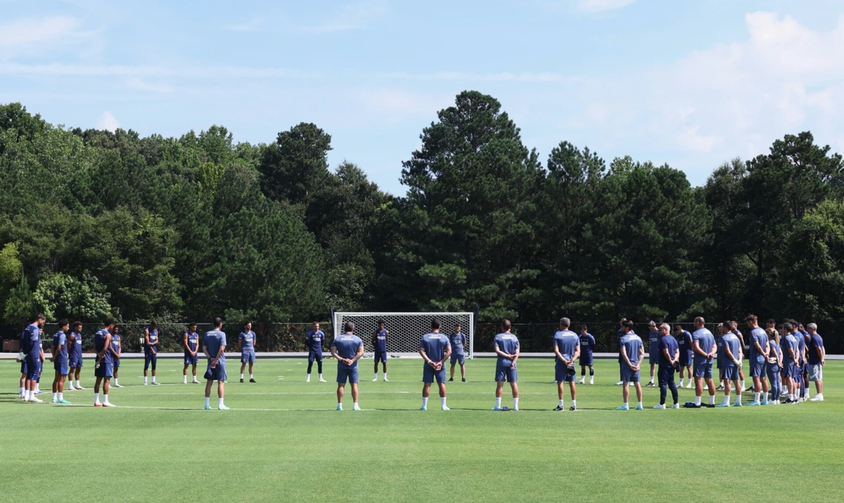 Imagem de contexto do artigo PSG fez um minuto de silêncio antes do treino por Diogo Jota e André Silva