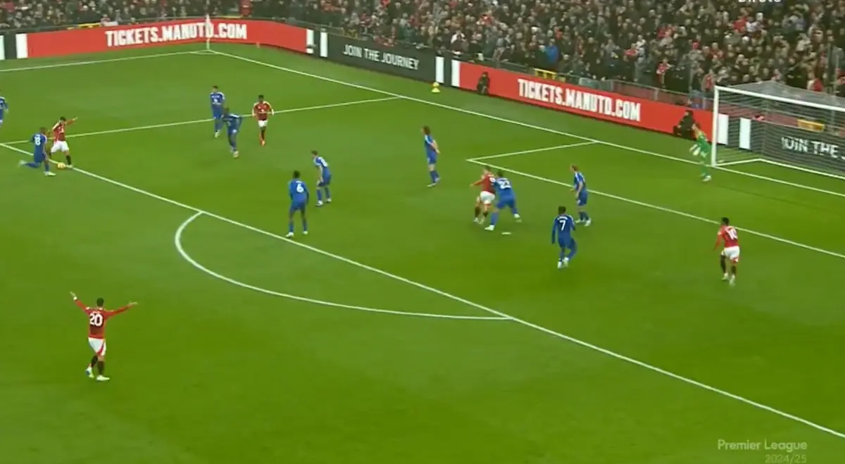 Imagem de contexto do artigo Remate forte e colocado: eis o golo de Bruno Fernandes no Manchester United-Leicester