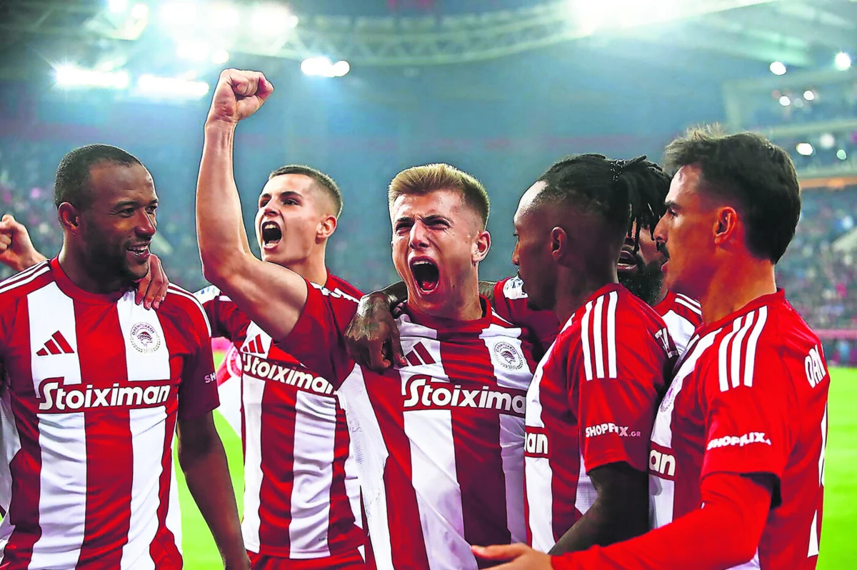 Imagem de contexto do artigo Costinha: "O fanatismo é incrível. Nem se consegue comunicar em campo"