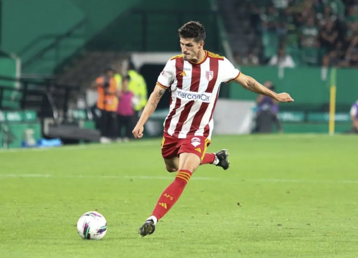 Lucas Piazon (Créditos: Aves SAD)