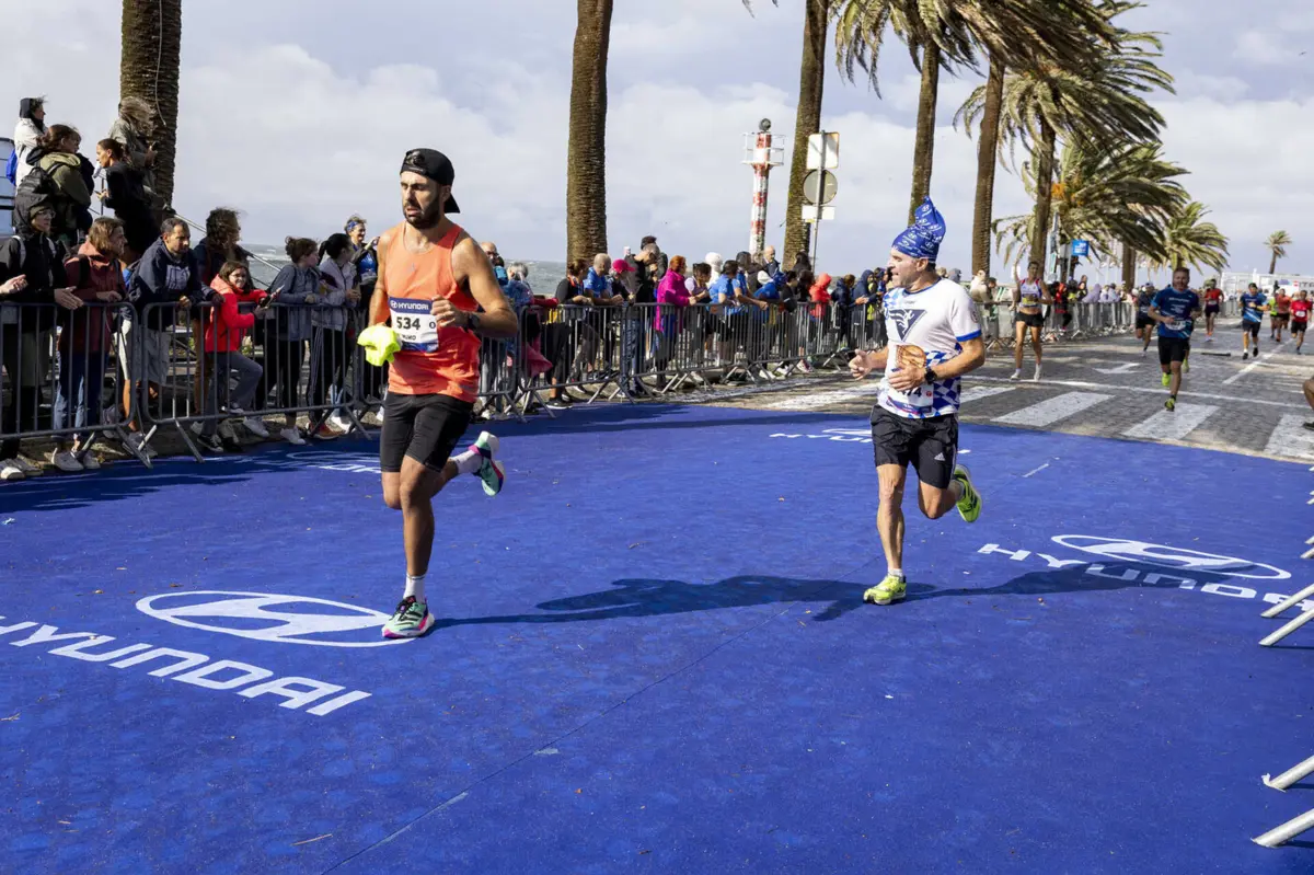 Imagem de contexto do artigo Maratona do Porto volta a Gaia: "Não é a mesma coisa ao não atravessar a Ponte"