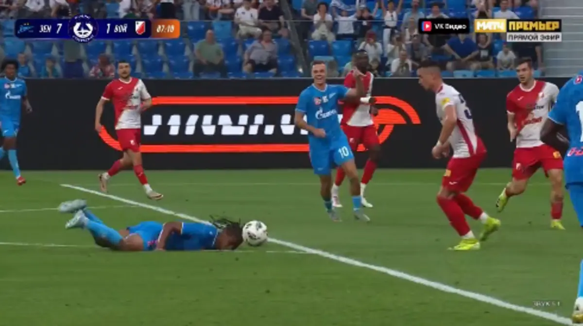 Imagem de contexto do artigo De cabeça, no chão: a incrível assistência para golo do Zenit