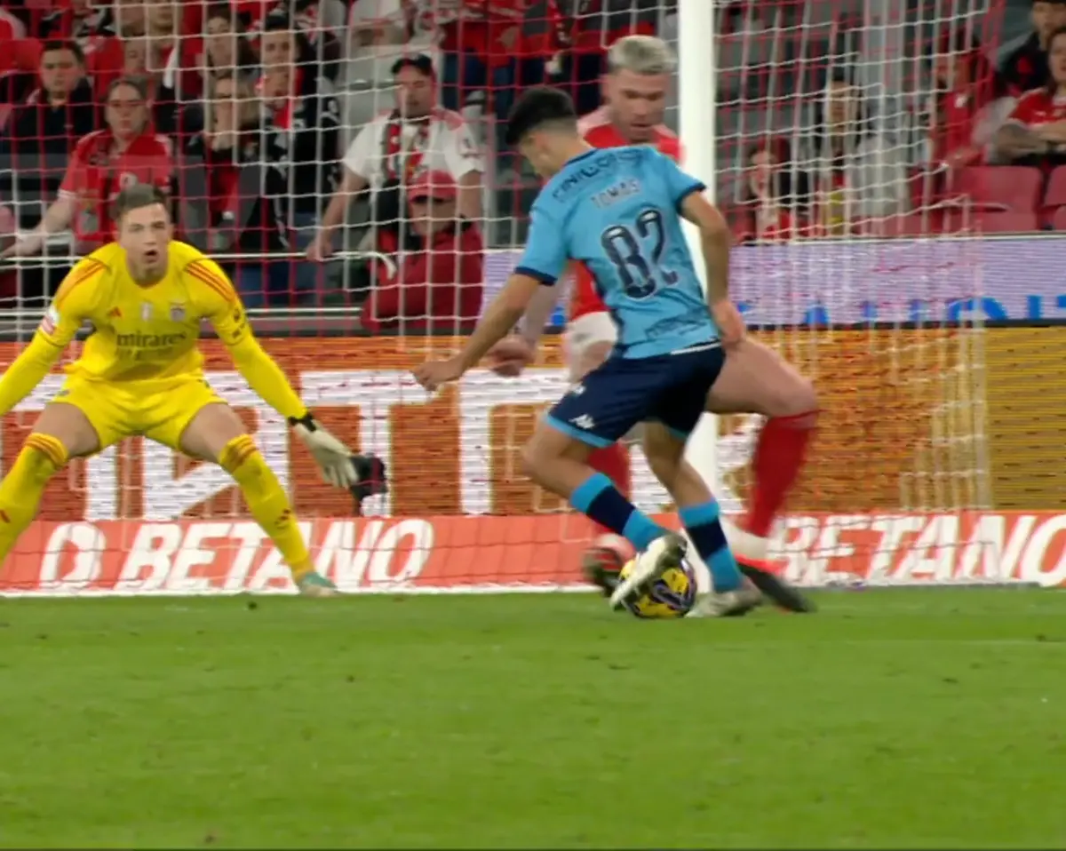 Imagem de contexto do artigo Tribunal O JOGO | Bem assinalado penálti de Morato sobre Tomás Silva?