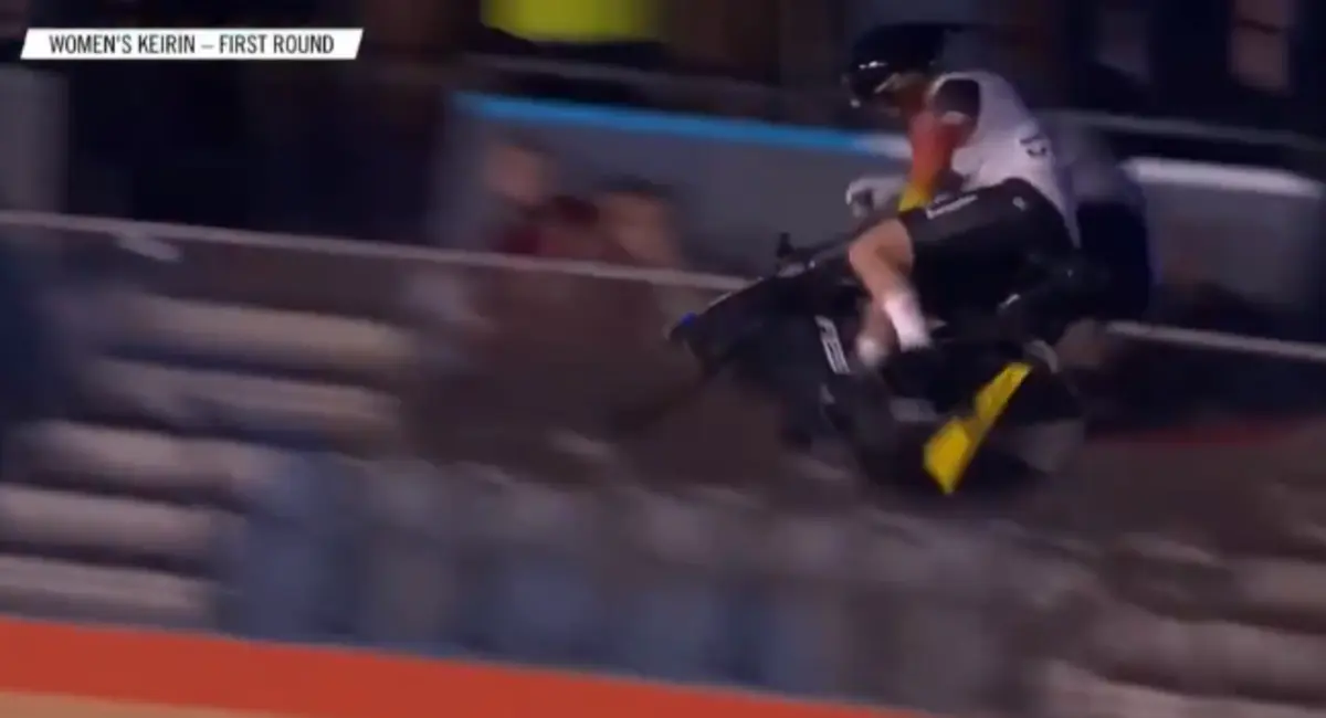 Imagem de contexto do artigo Campeã olímpica sofre incrível acidente na Liga dos Campeões de ciclismo de pista. Ora veja
