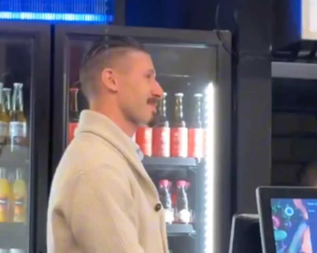 Imagem de contexto do artigo Irmão emociona-se ao ver Dragusin estrear-se pelo Tottenham: veja o vídeo