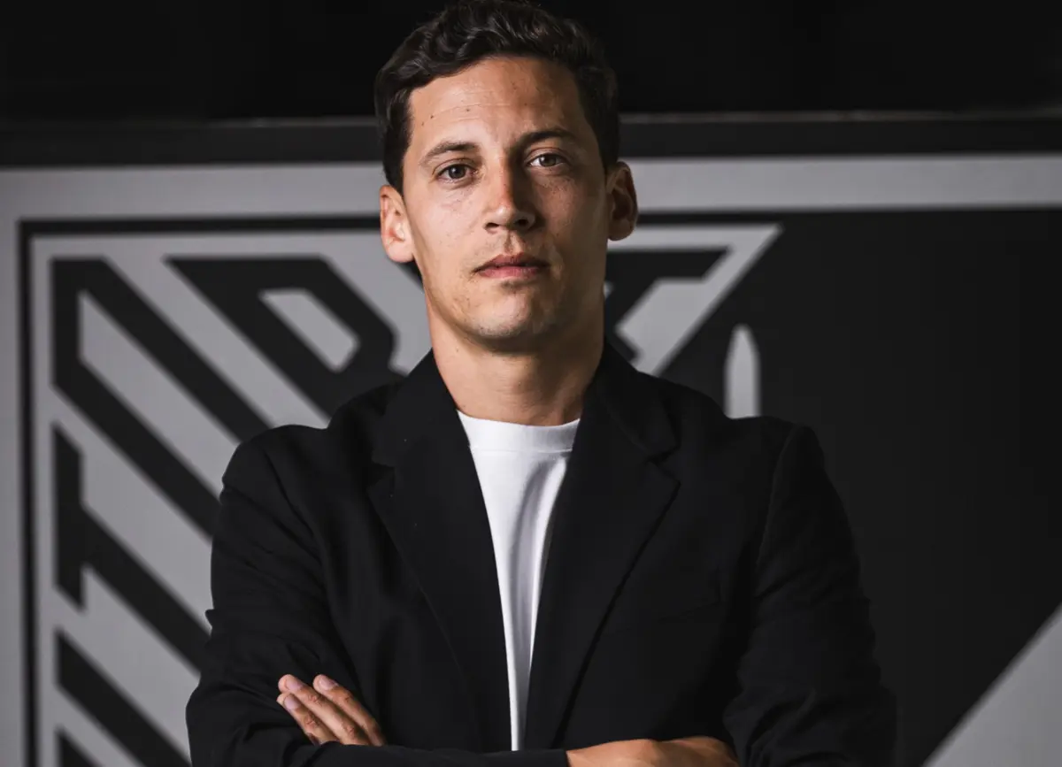 Imagem de contexto do artigo Luís Pinto ainda sem nível IV: só AG da Liga pode mudar a história