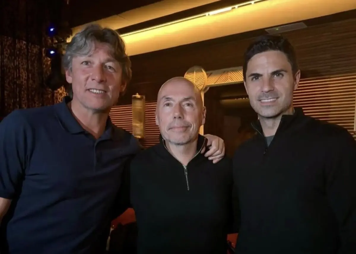 Heinze com Arteta (Créditos: Gonzalo Calvigioni na rede social X)