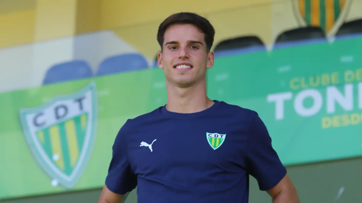 Imagem de contexto do artigo Médio Cascavel renova contrato com o Tondela