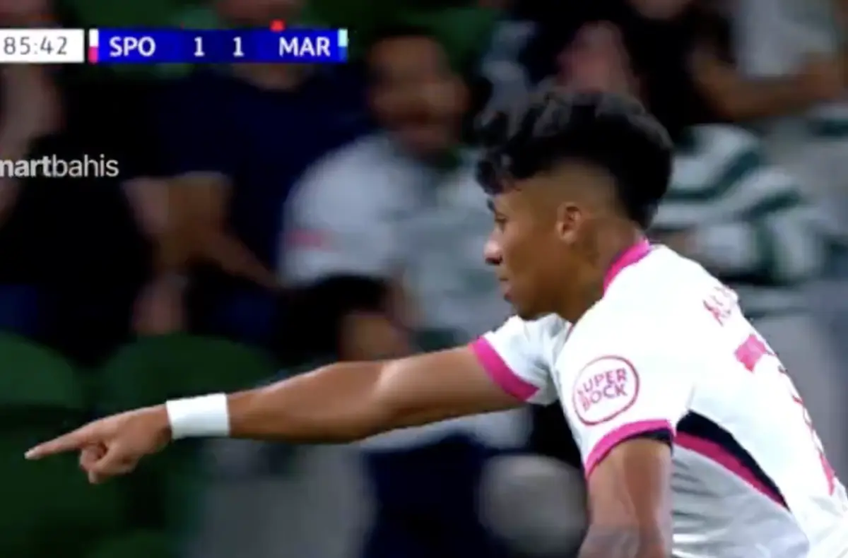 Imagem de contexto do artigo Sporting-Marselha: Alisson chega à reviravolta com ajuda de Pavard