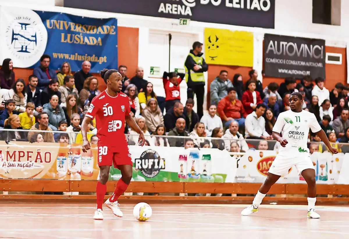 Octávio Alves, ala de 26 anos, leva 16 jogos e dois golos na primeira época no Ferreira do Zêzere