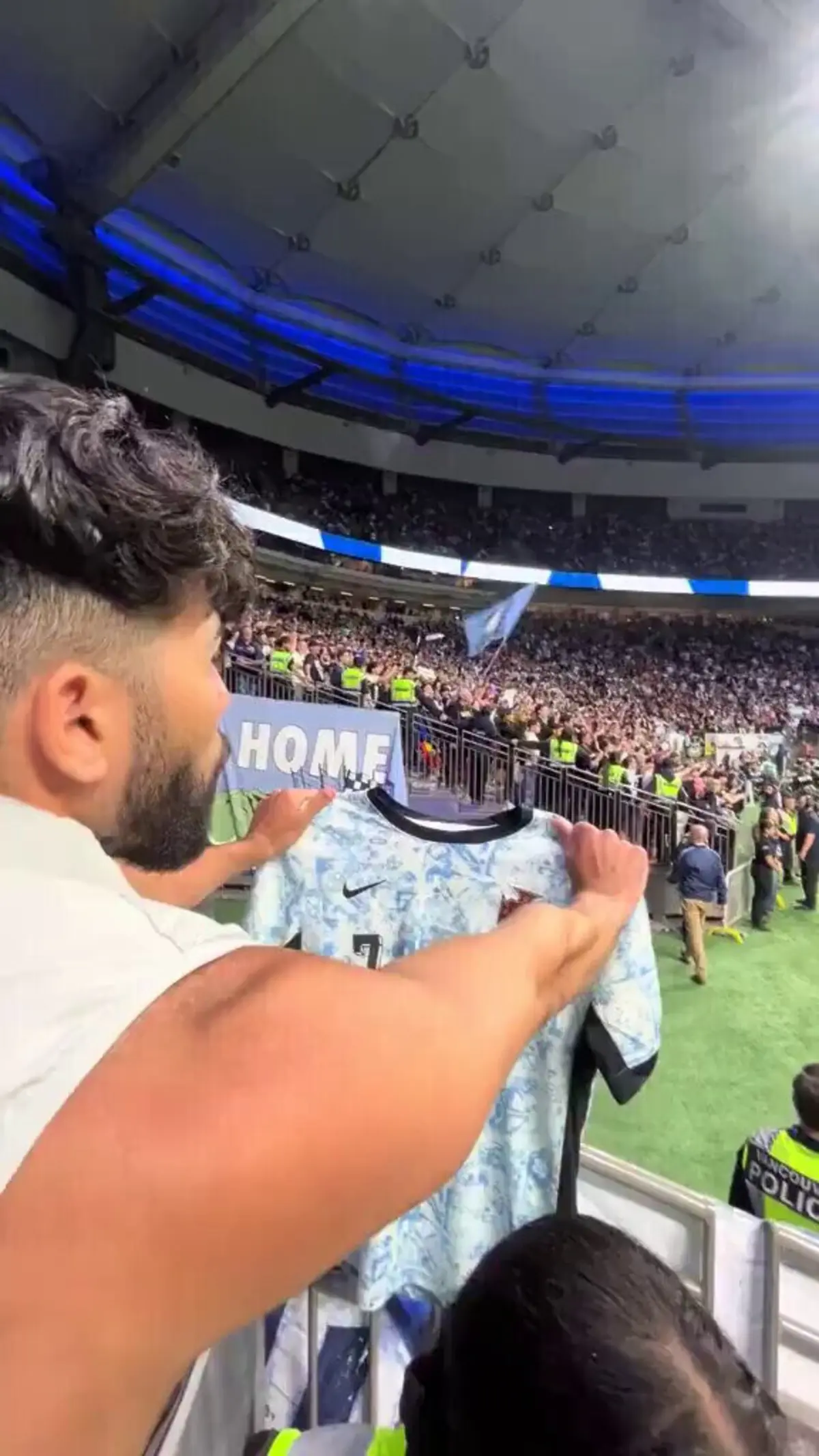 Imagem de contexto do artigo Messi foi provocado com camisola de Ronaldo e ficou com cara de poucos amigos