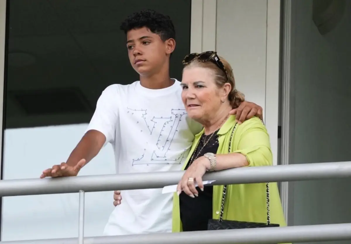 Imagem de contexto do artigo Dolores Aveiro destaca chamada do neto à seleção Sub-15: "A avó vai lá estar"