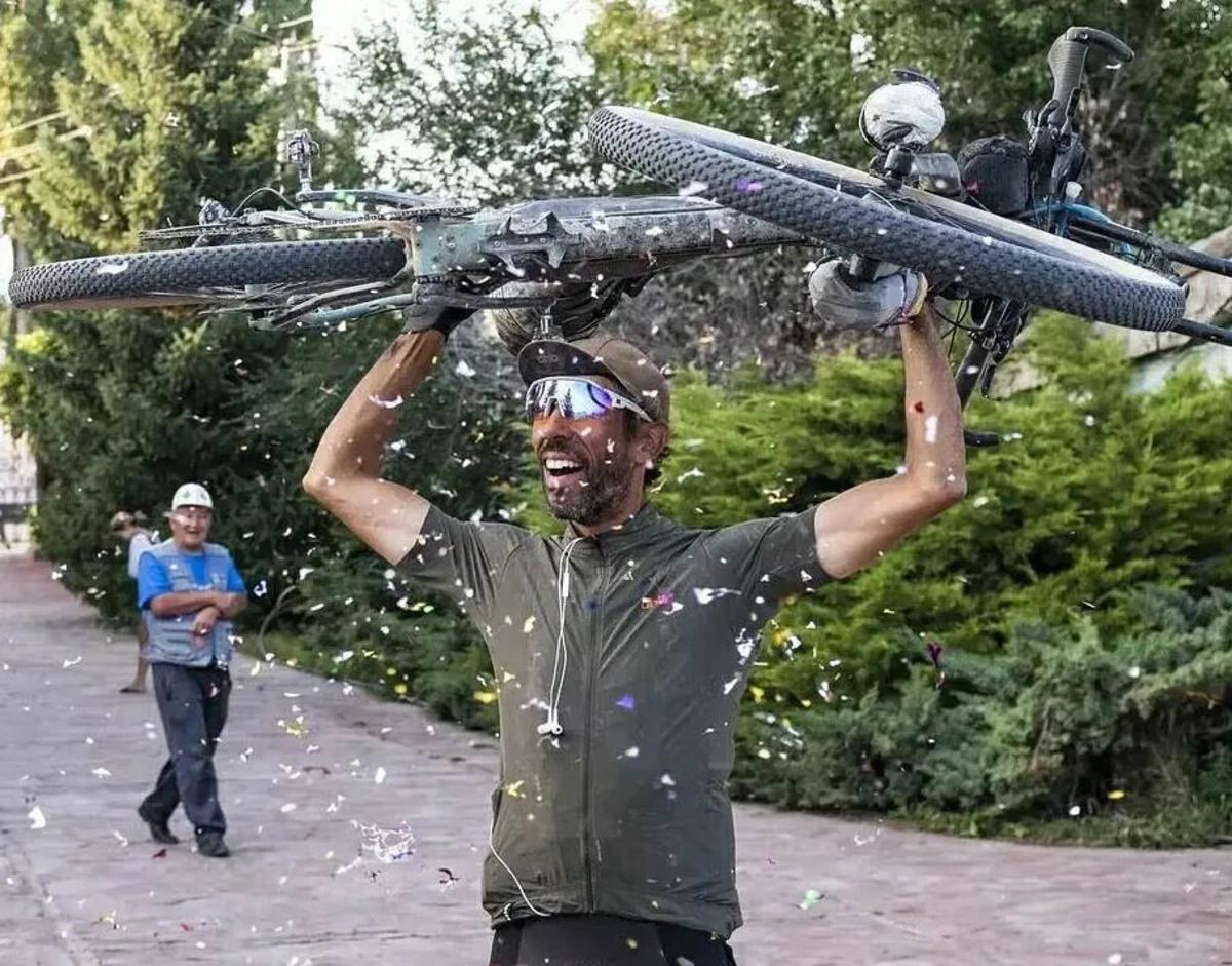 Imagem de contexto do artigo Partiu de Portugal para bater recorde da travessia da Eurásia e acabou detido na Rússia