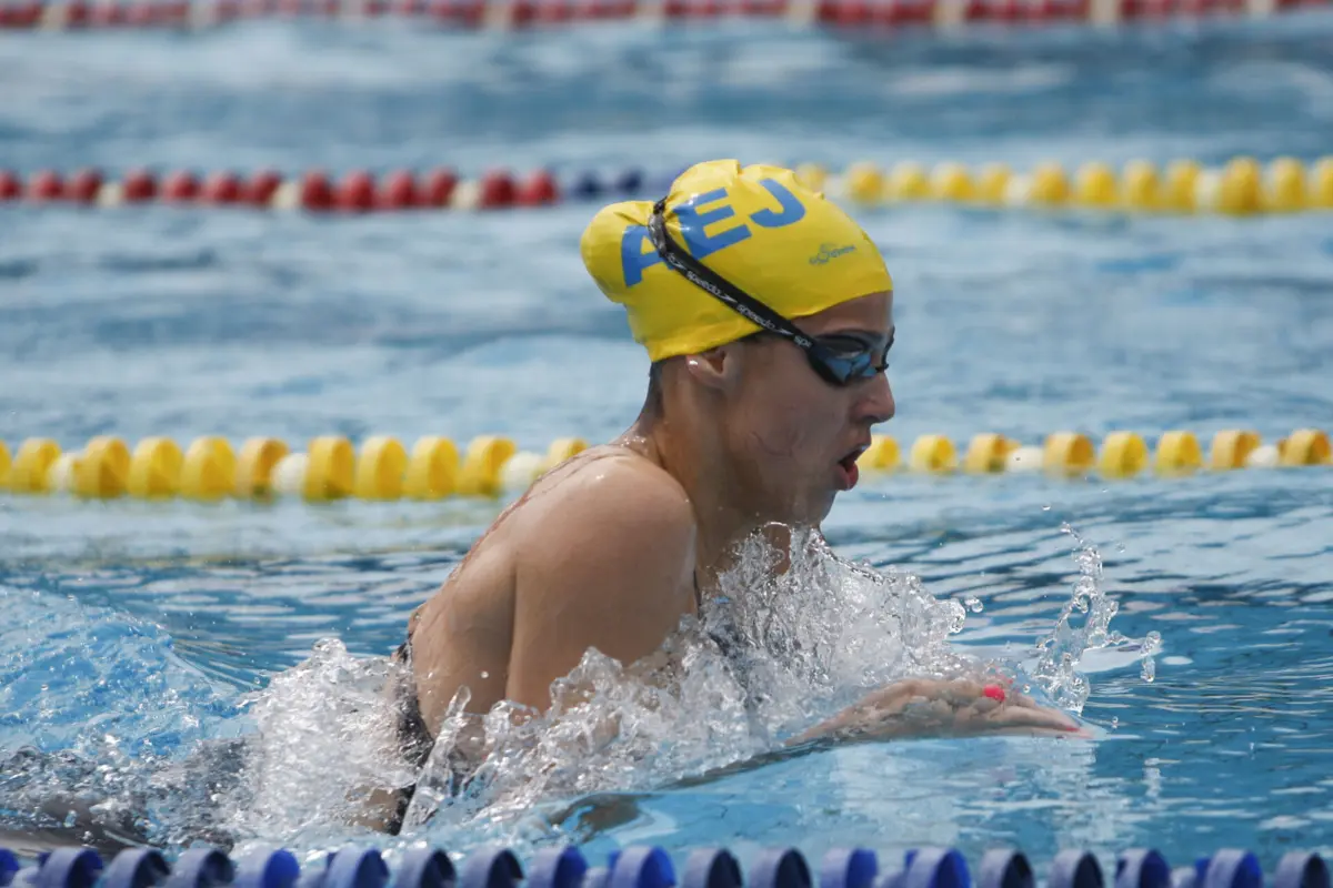 Imagem de contexto do artigo "Nunca tinha feito uma meia-final aos 100 bruços, por isso estou contente"