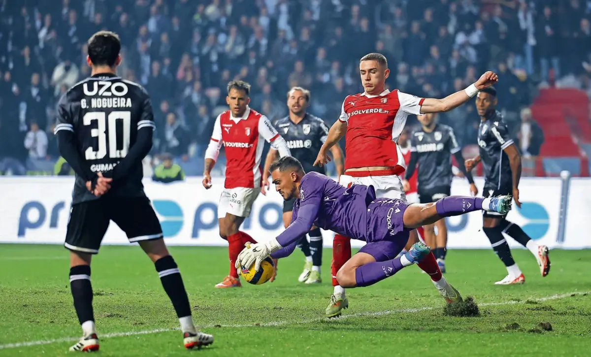 Braga e Vitória defrontam-se hoje