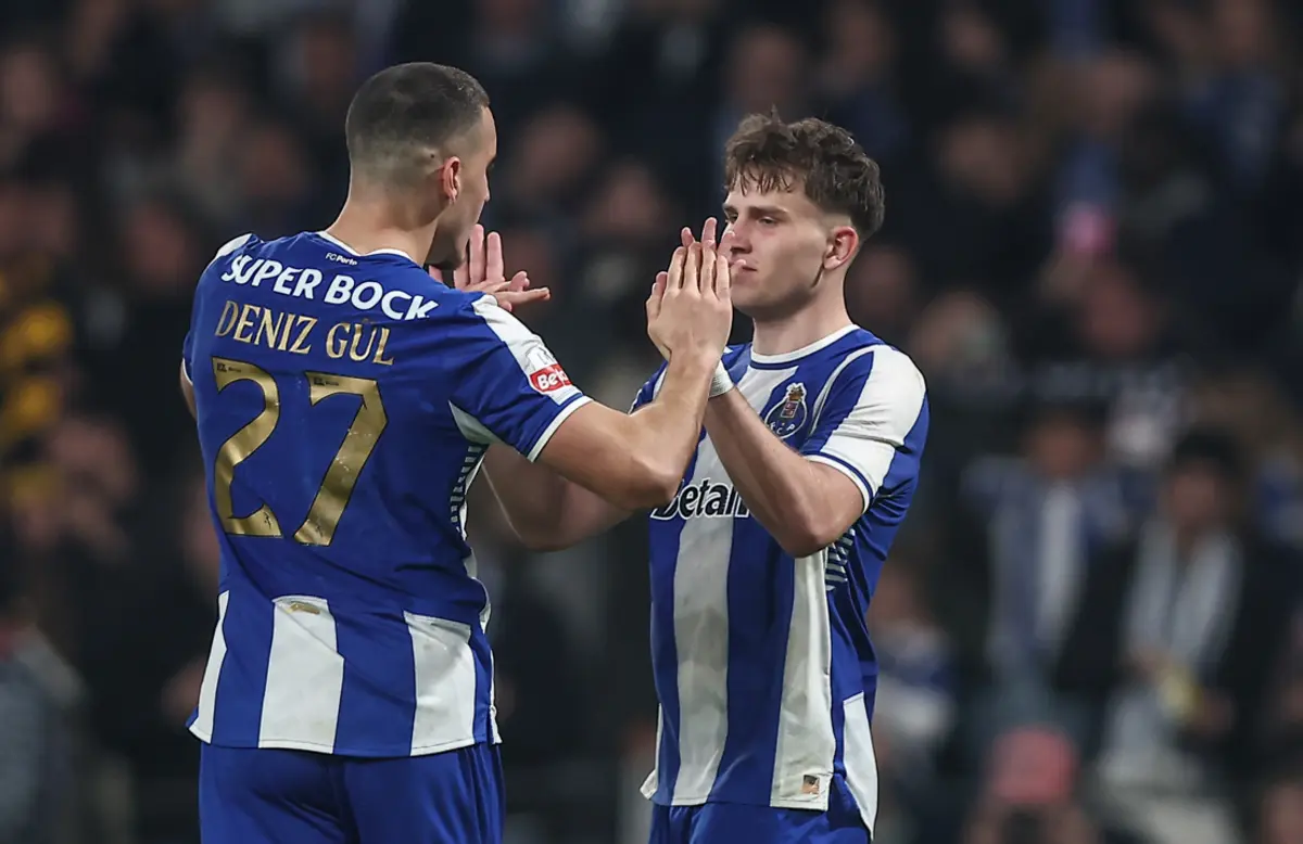 Oskar Pietuszewski com Deniz Gul