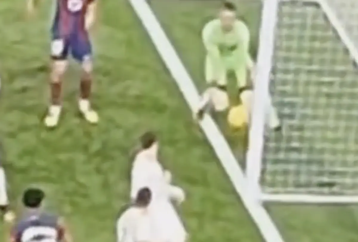 Imagem de contexto do artigo O lance da polémica no Real Madrid-Barcelona: a bola entrou ou não?