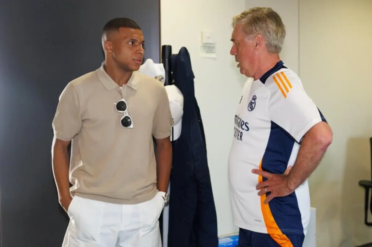 Mbappé e Ancelotti (créditos: X/@MrAncelotti)