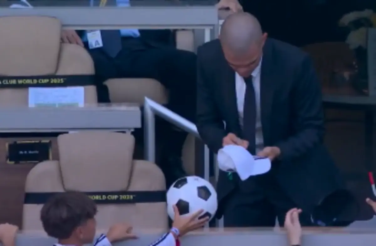 Imagem de contexto do artigo Pepe esteve no Real Madrid-Al Hilal e distribuiu autógrafos