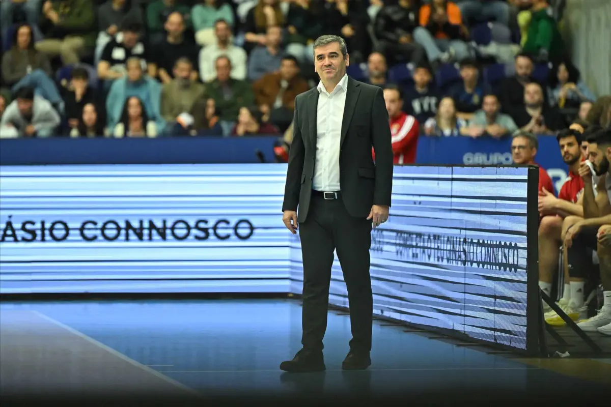 Norberto Alves, treinador do Benfica (Créditos: Pedro Granadeiro)