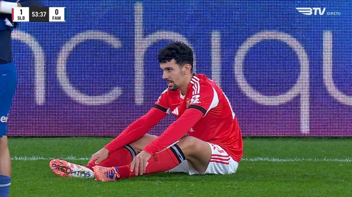 Imagem de contexto do artigo Tomás Araújo sai lesionado do Benfica-Famalicão. Veja as imagens