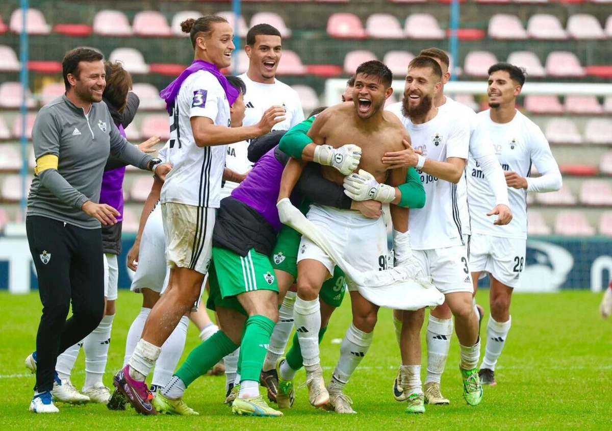 Imagem de contexto do artigo Jogador da Sanjoanense marca do meio-campo e "vira" notícia no Brasil