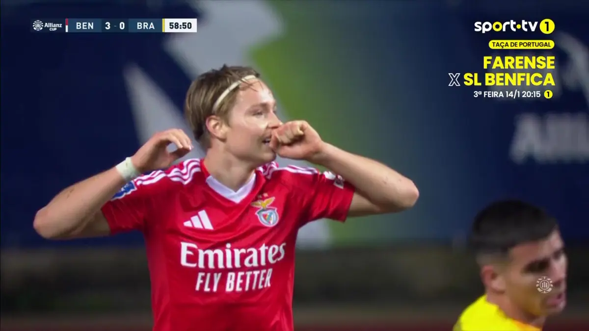 Imagem de contexto do artigo Benfica-Braga: golo invalidado a Pavlidis após grande jogada de Schjelderup. Veja o lance