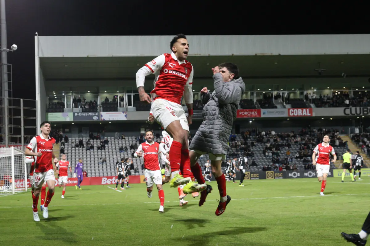 Zalazar bisou na vitória em casa do Nacional
