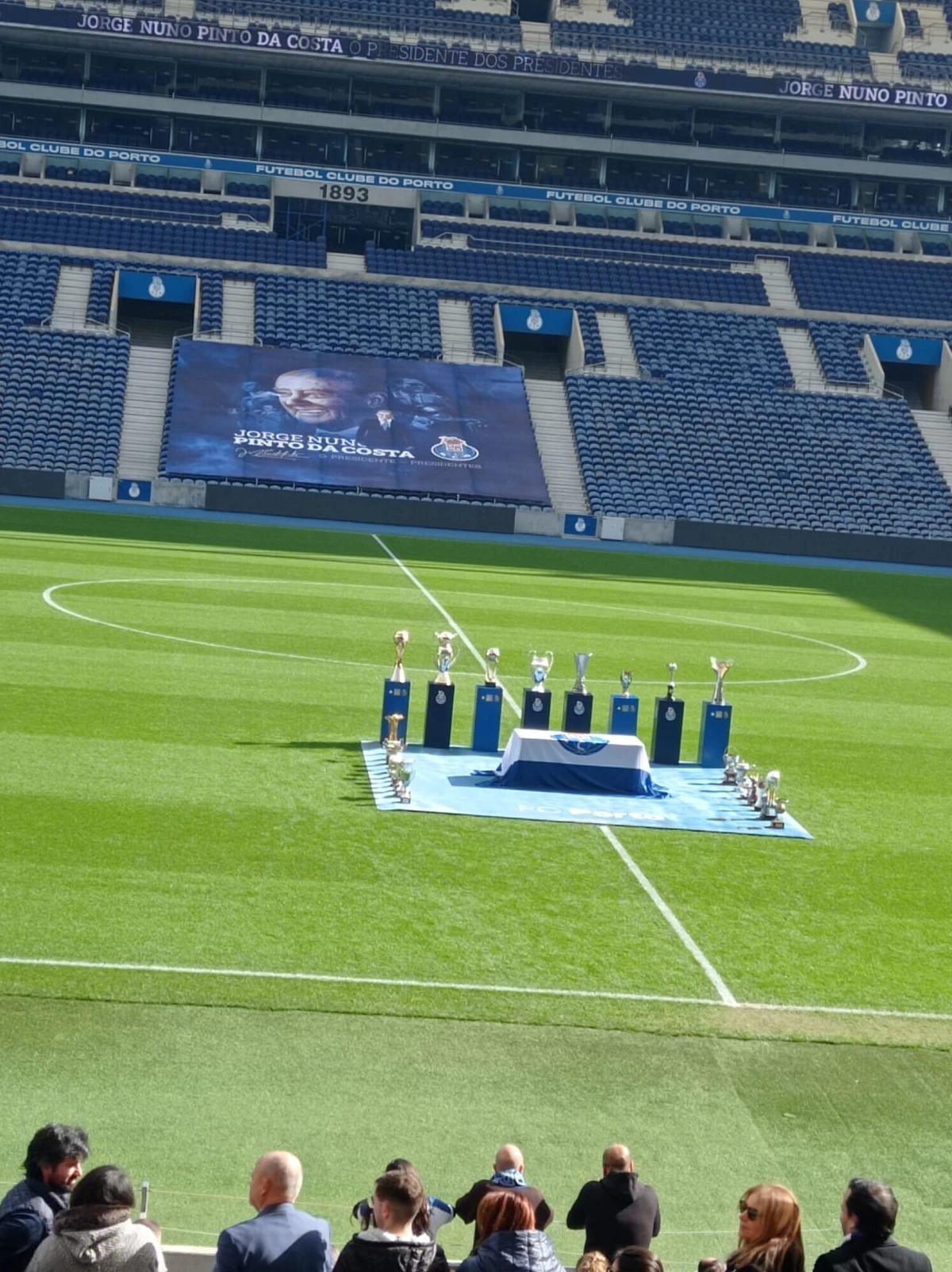 Urna de Pinto da Costa vai passar pelo Dragão (créditos: DR)