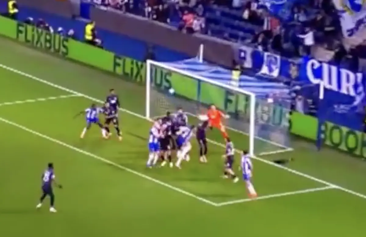 Imagem de contexto do artigo FC Porto-Rangers: autogolo de Emmanuel Fernandez dilata a vantagem dos dragões