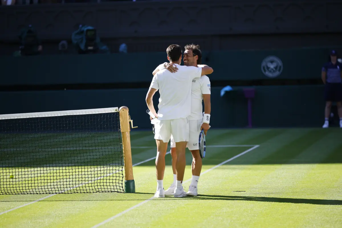 Imagem de contexto do artigo Alcaraz precisou de cinco sets para eliminar Fognini em Wimbledon