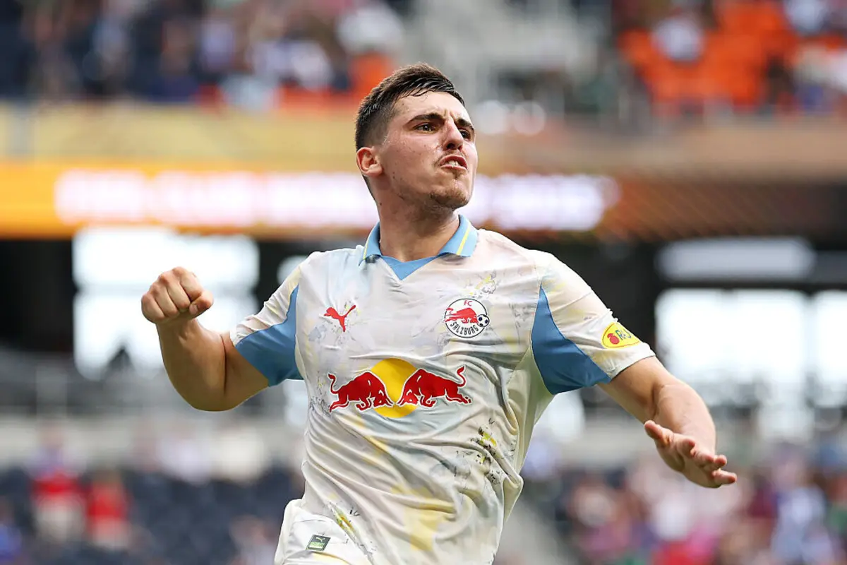 Imagem de contexto do artigo Oscar Gloukh, criativo apontado ao FC Porto, marcou este golaço no Mundial de Clubes. Ora veja