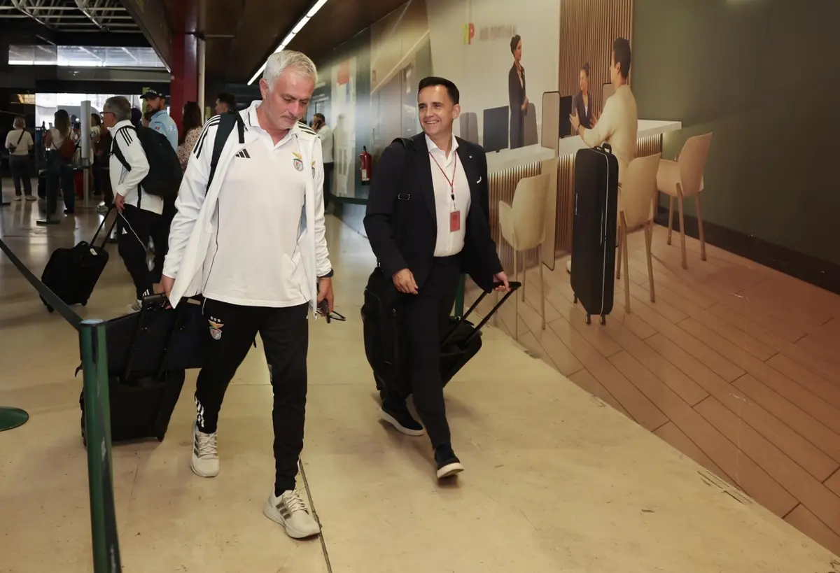 Imagem de contexto do artigo Champions: as imagens da partida do Benfica para Inglaterra