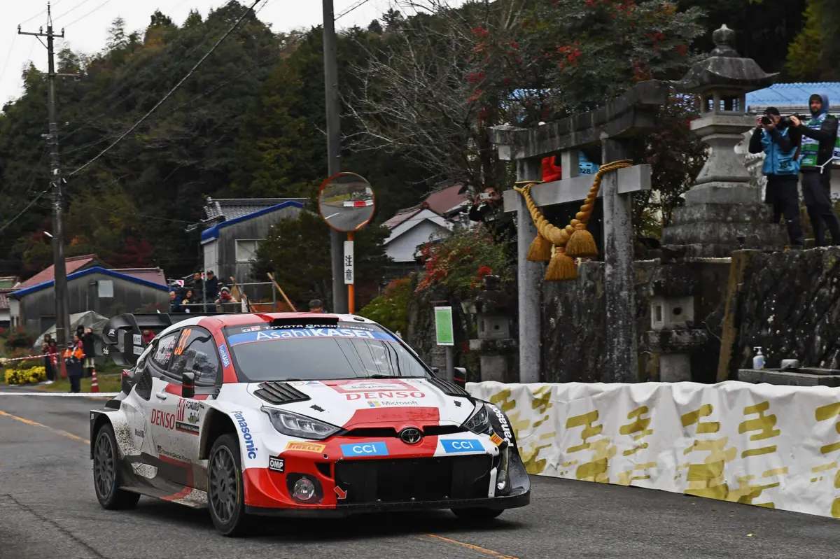 Imagem de contexto do artigo Elfyn Evans mantém liderança do Rali de Monte Carlo. Ogier pressiona