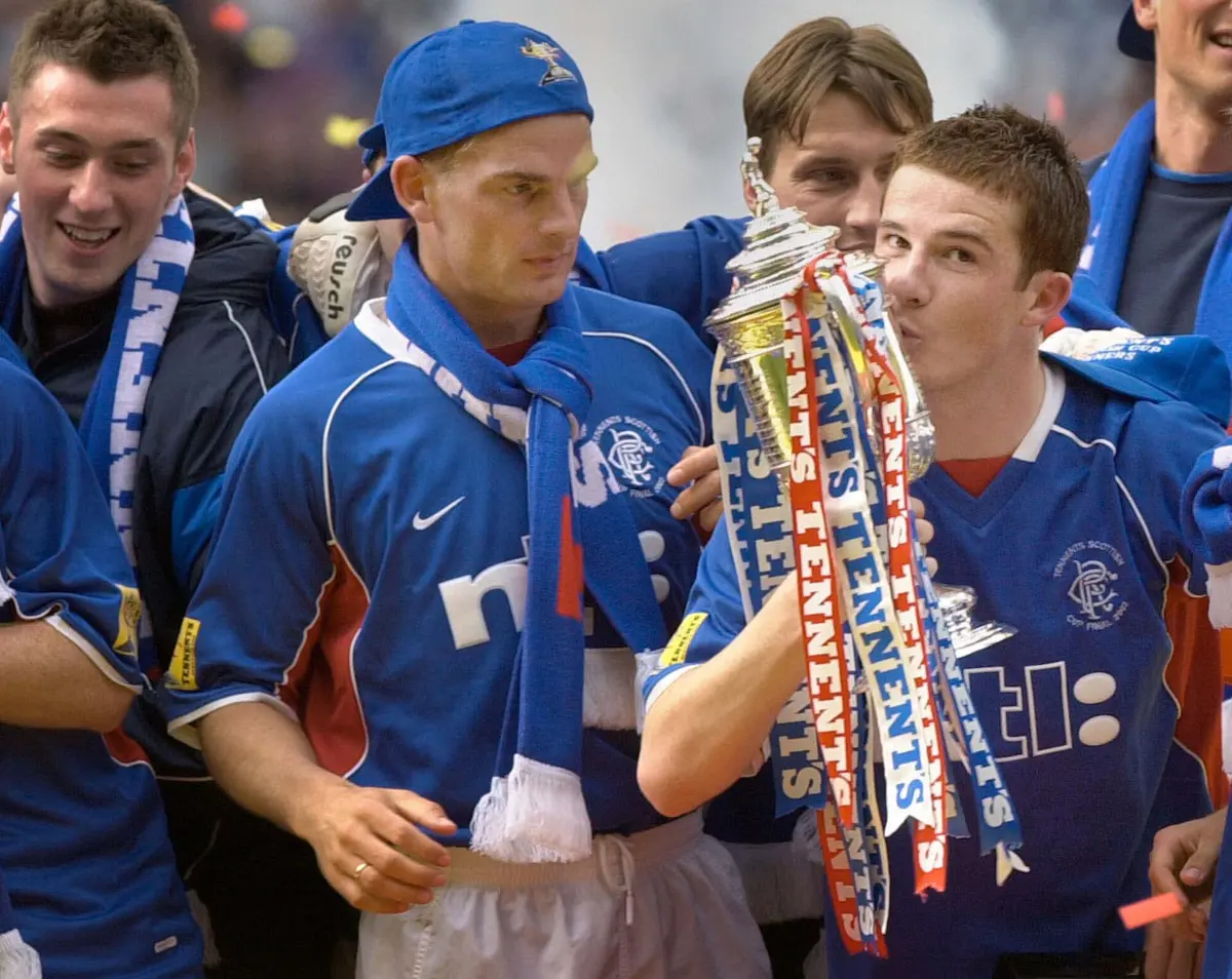 Barry Ferguson à direita