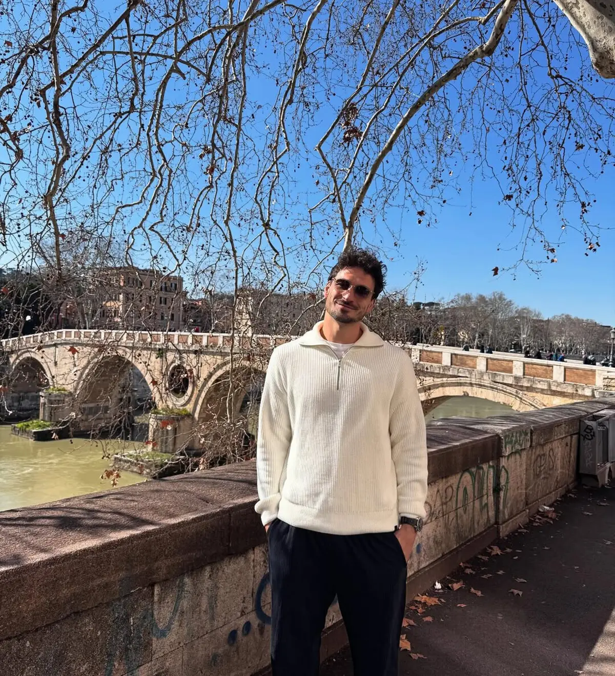 Imagem de contexto do artigo Hummels ironiza com a falta de minutos: "O Óscar de férias mais longas vai para…"