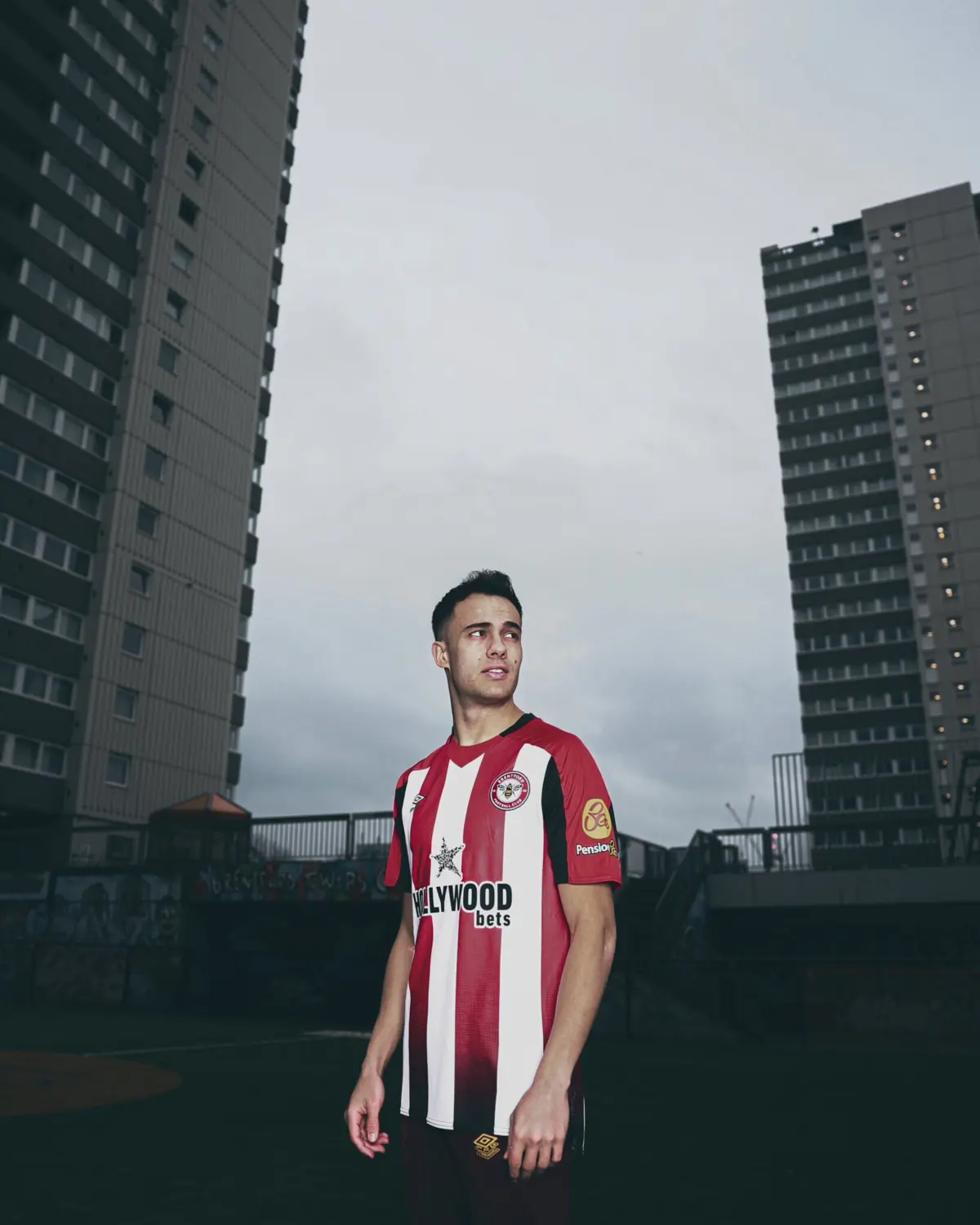 ottenham empresta Sergio Reguilón ao Brentford