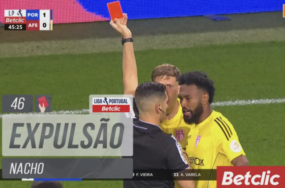 Imagem de contexto do artigo Tribunal O JOGO | Nacho bem expulso por acumulação de amarelos após falta sobre Moura?