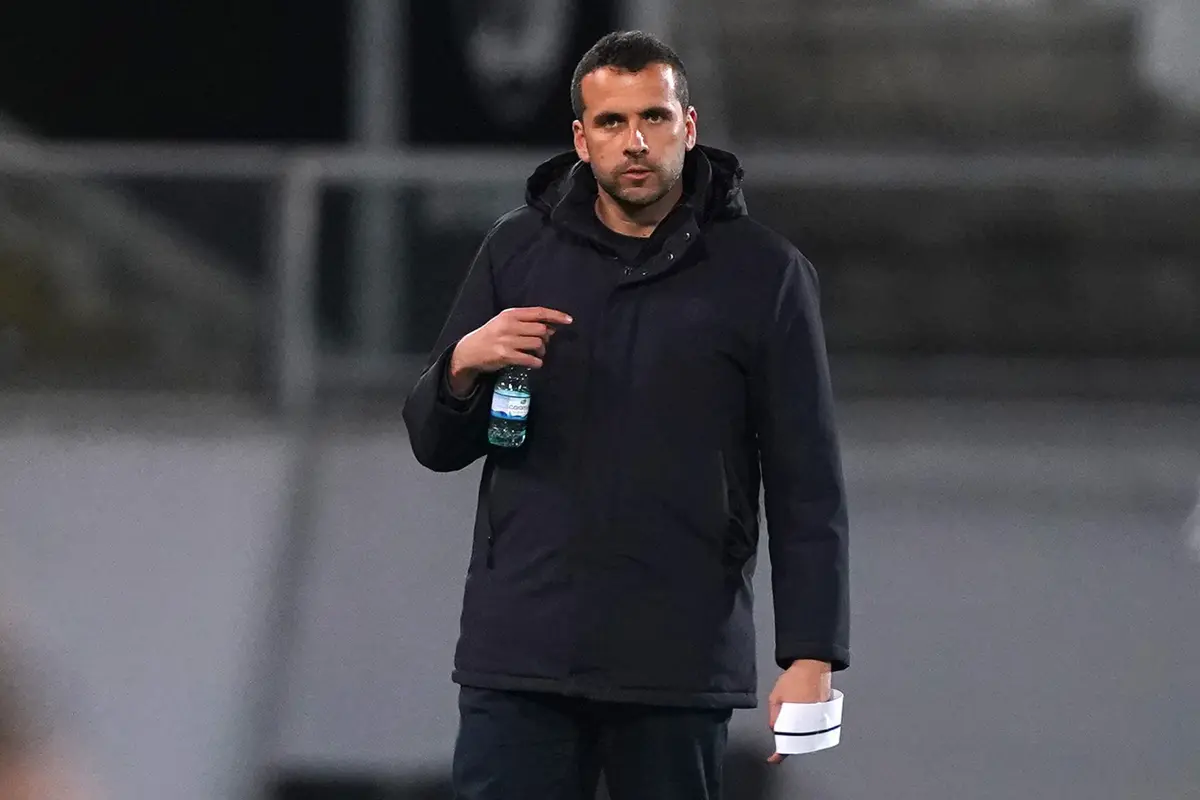 João Nuno no jogo do E. Amadora contra o Vitória de Guimarães