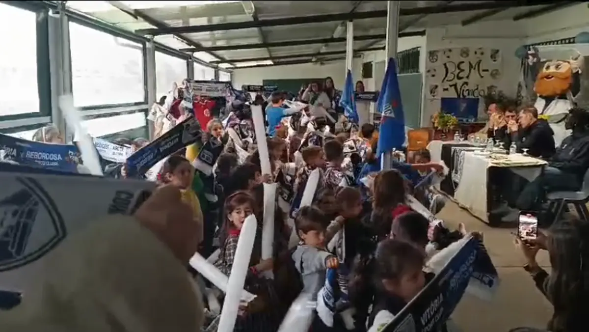 Imagem de contexto do artigo Vitória foi à escola e proporcionou um momento de festa com as crianças
