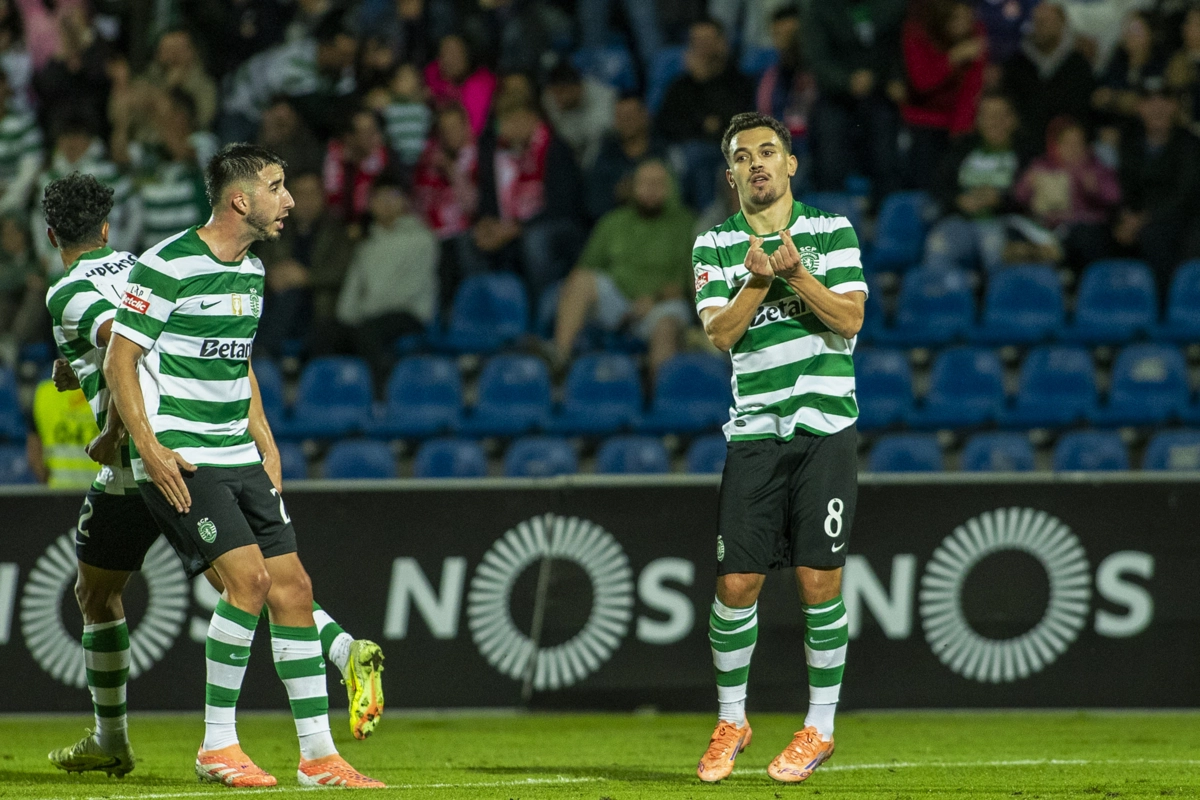 Pedro Gonçalves, à direita