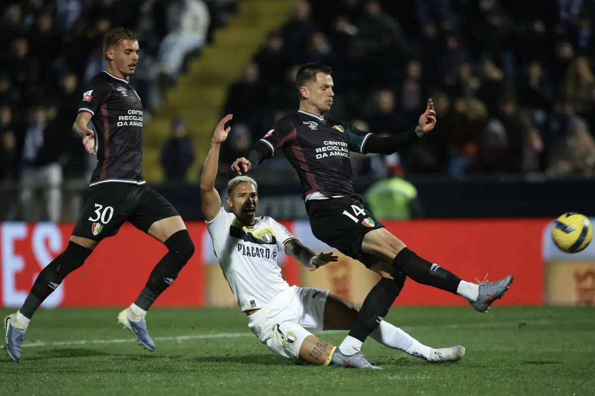 Sorriso bisou na derrota caseira frente ao Estrela da Amadora