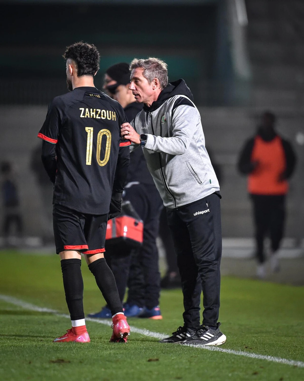 Imagem de contexto do artigo FAR Rabat, de Alexandre Santos, goleado nos "quartos" da Champions africana