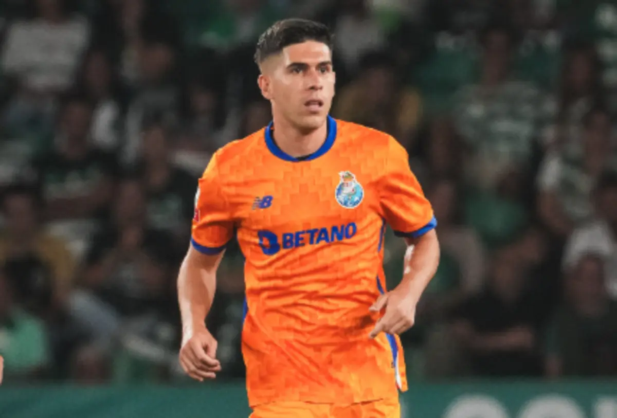 Fran Navarro aponta à titularidade (Créditos: James Alpha)