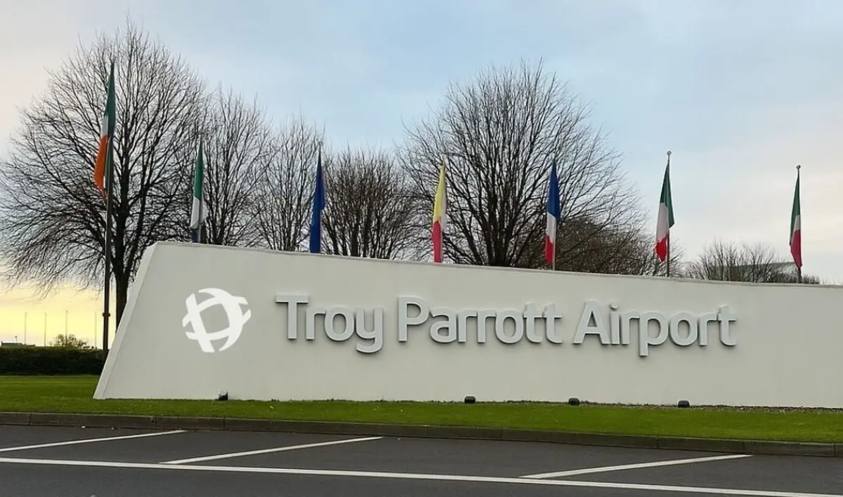 Brincadeira da conta oficial do aeroporto de Dublin