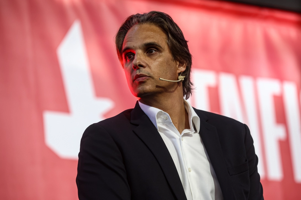 Nuno Gomes
Nuno Gomes
(Mário Vasa)